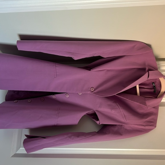 Blazer - Picture 1 of 2